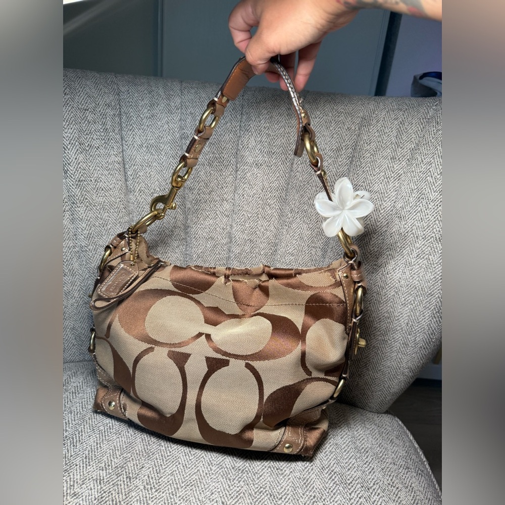 Coach Carly 10619 signature canvas